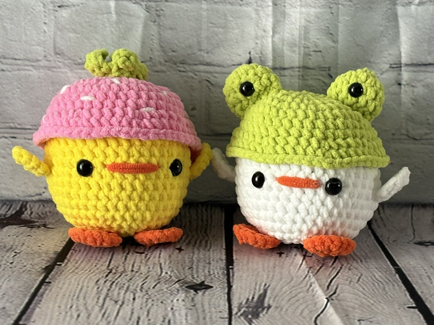 Low-Sew 3 in 1 Cute Chicks In Hats Crochet Pattern