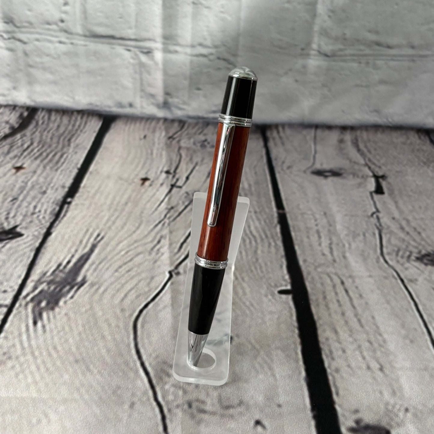 Gatsby Twist ballpoint pen with redheart, black and chrome fittings